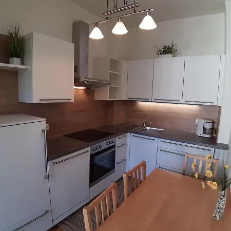 Apartament Romanin *