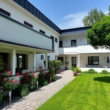 Apartament Romanin *