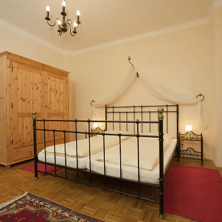 Apartament Romanin *